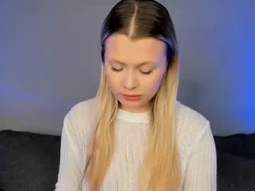 elly_ary – webcam model profile photo