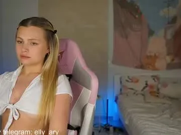 little_show_sexy – webcam model profile photo Image 2