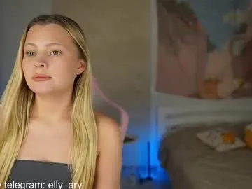 little_show_sexy – webcam model profile photo Image 5