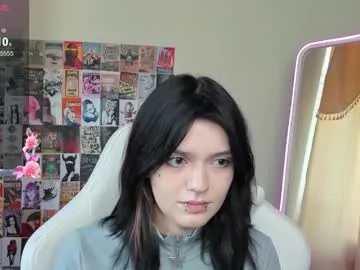 zui_lu – webcam model profile photo Image 2