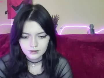 zui_lu – webcam model profile photo Image 6