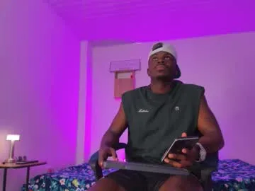 ethan_travis0 chat room preview