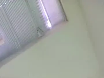 roouse – webcam model profile photo Image 6