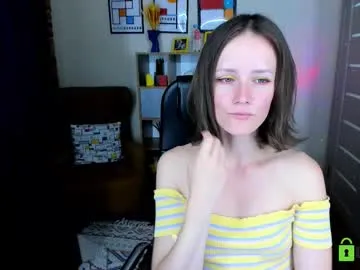 FoxyShy – webcam model profile photo Image 6