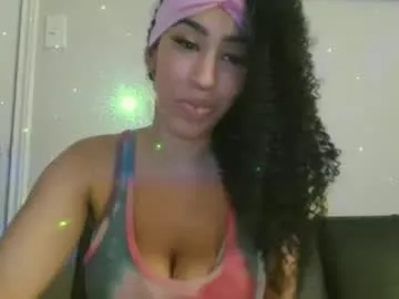 roouse – webcam model profile photo Image 6