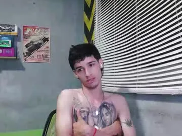 MaximoBenetti – webcam model profile photo Image 4