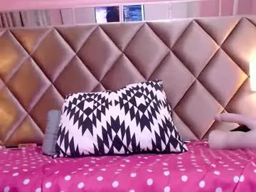 mia_little_witch – webcam model profile photo Image 5