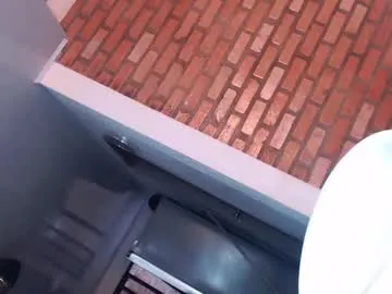 zui_lu – webcam model profile photo Image 14