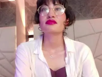 roouse – webcam model profile photo Image 2