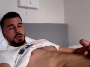 MaximoBenetti – webcam model profile photo Image 3