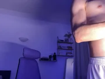DomManlyGuy – webcam model profile photo Image 2