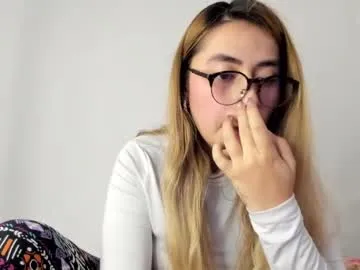 SallyDinosaur chat room preview Image 16