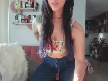 lynnalltop – webcam model profile photo Image 10