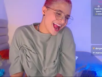 zui_lu – webcam model profile photo Image 16