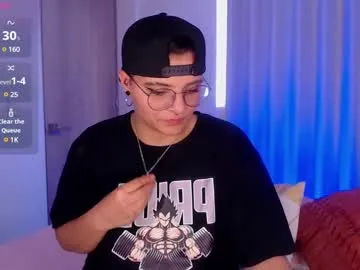 zui_lu – webcam model profile photo Image 2