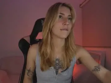 roouse – webcam model profile photo Image 15