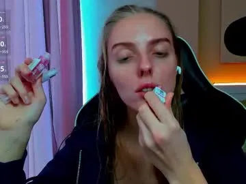 bisexualmilf – webcam model profile photo Image 17