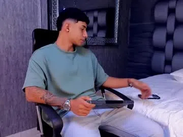 trainwithme – webcam model profile photo Image 6