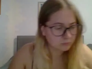 _Alicee_1 – webcam model profile photo Image 3