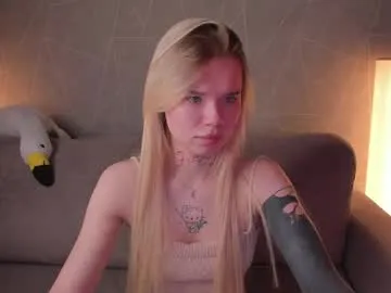 TwinksNextDoor – webcam model profile photo Image 8