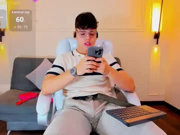 Playboy-909 – webcam model profile photo Image 11