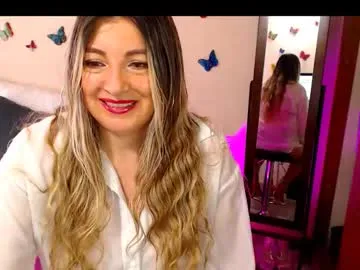 evelune – webcam model profile photo Image 14