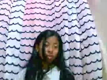 roouse – webcam model profile photo Image 12