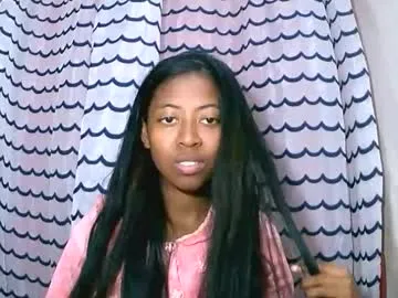 roouse – webcam model profile photo Image 4