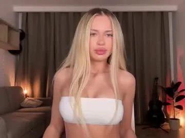 skinny_candy18 – webcam model profile photo Image 17