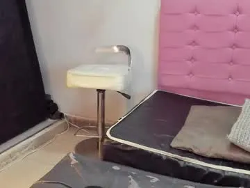 WitchAnnie – webcam model profile photo Image 18