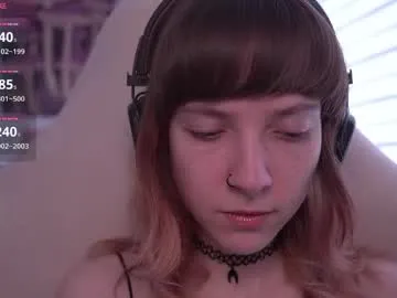 miss_spider chat room preview Image 3