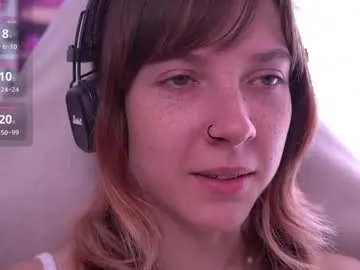 miss_spider chat room preview Image 5