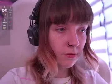 miss_spider chat room preview Image 8