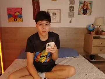 alexandjohntv – webcam model profile photo Image 17