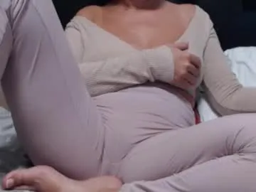 loving_ladies – webcam model profile photo Image 11