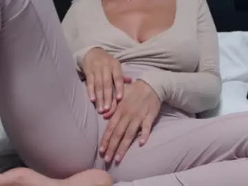 loving_ladies – webcam model profile photo Image 9