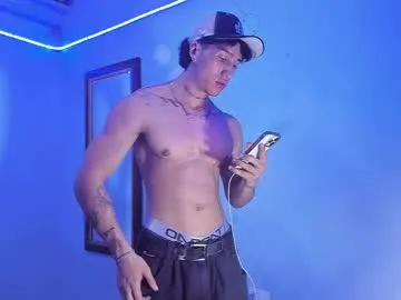 DomManlyGuy – webcam model profile photo Image 2