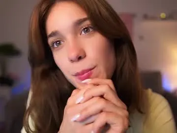 roouse – webcam model profile photo Image 9