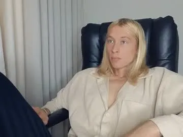 Alirawrz – webcam model profile photo Image 15