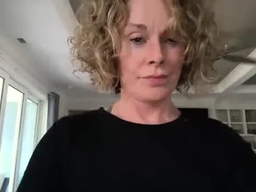 bisexualmilf – webcam model profile photo Image 19