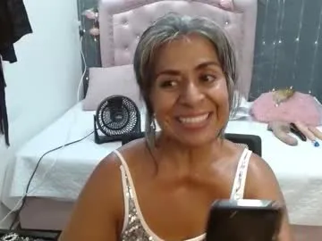 bisexualmilf – webcam model profile photo Image 10