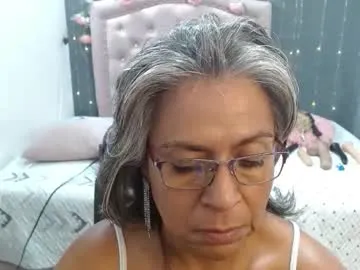 bisexualmilf – webcam model profile photo Image 19