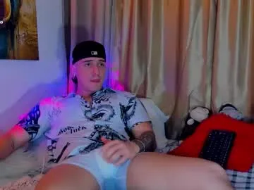 TwinksNextDoor – webcam model profile photo Image 14