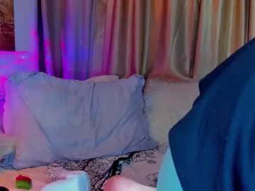 TwinksNextDoor – webcam model profile photo Image 16