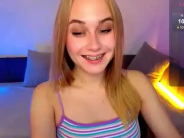 FoxyShy – webcam model profile photo Image 19