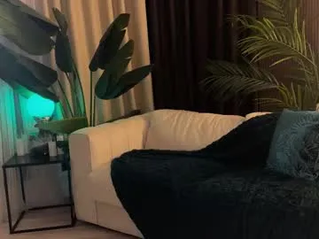 _Alicee_1 – webcam model profile photo Image 18