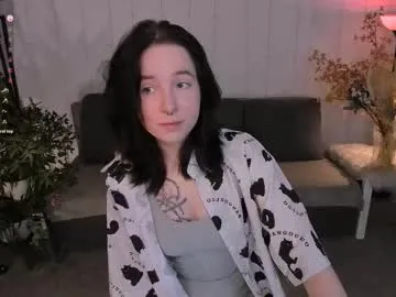 roouse – webcam model profile photo Image 18