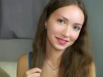 lynnalltop – webcam model profile photo Image 2