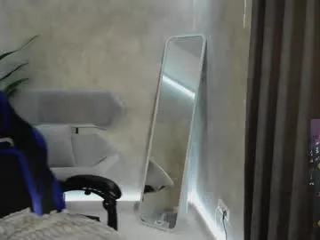 luckrose – webcam model profile photo Image 15