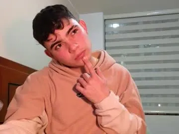 roouse – webcam model profile photo Image 13